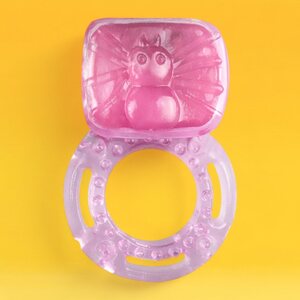 Easy Toys Penisrengas Moottorilla