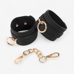 LateToBed Weaving Pattern Ankle Cuffs – Golden Chain & Luxurious BDSM Design