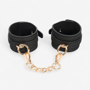 LateToBed Weaving Pattern Ankle Cuffs – Golden Chain & Luxurious BDSM Design