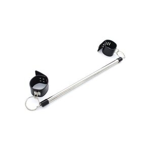 Reisien levittäjä ja auki pitäjä. Vain Itäkeskuksen liikkeestä!